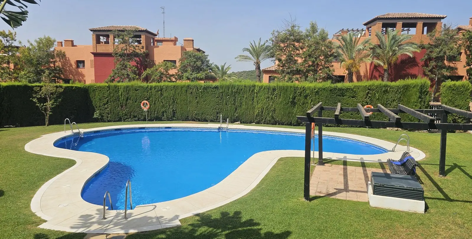 Sale of ground floor apartment in Casares 1