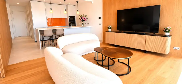 Venta de apartamento en planta media en Higueron 0