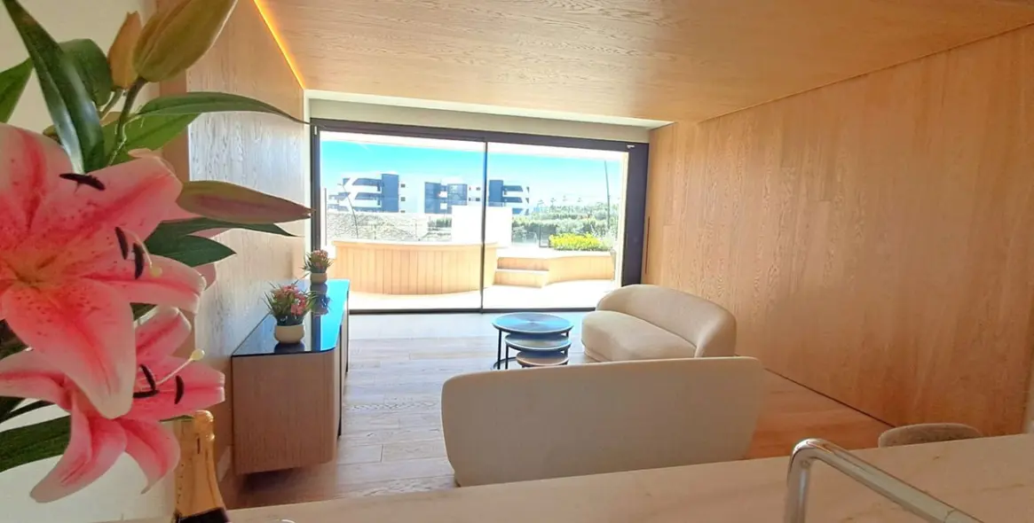Venta de apartamento en planta media en Higueron 4