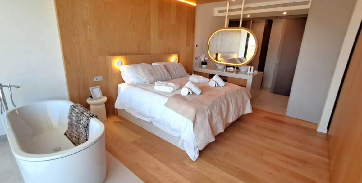 Venta de apartamento en planta media en Higueron 5