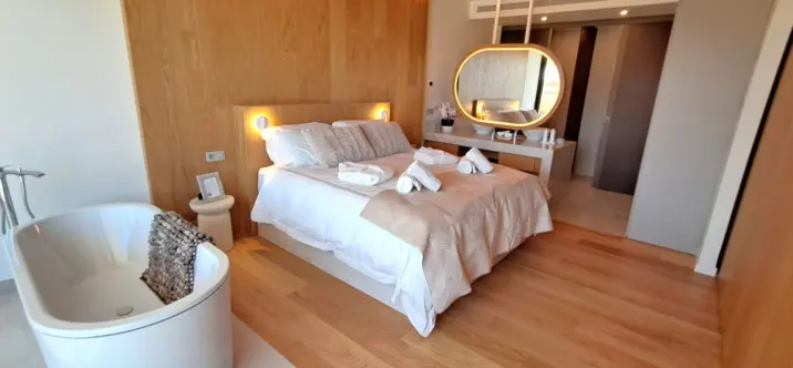 Venta de apartamento en planta media en Higueron 4