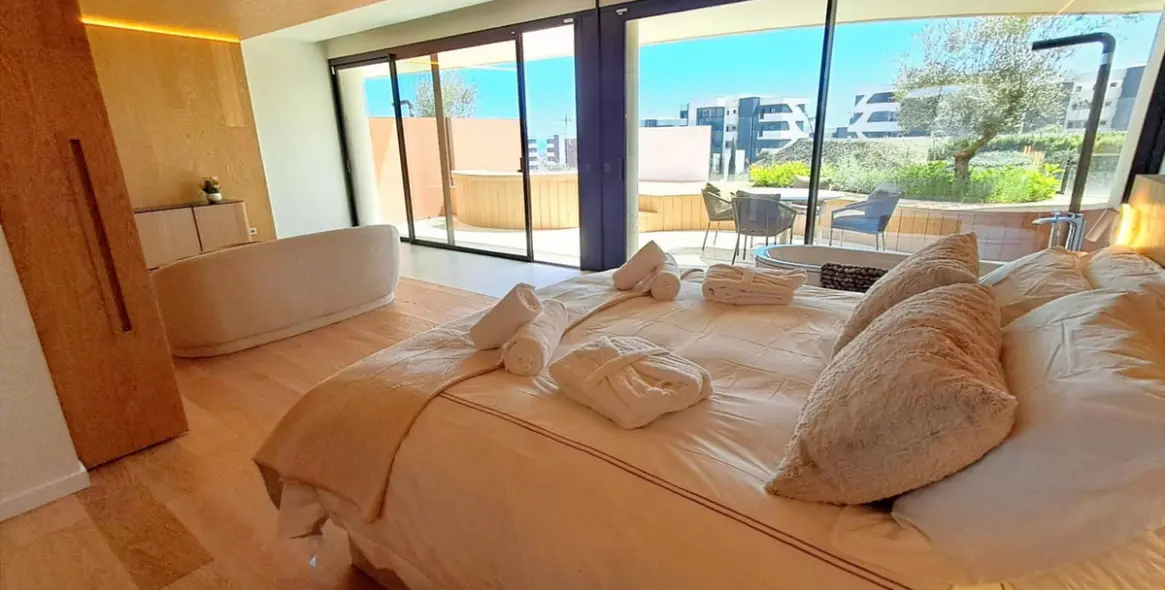 Venta de apartamento en planta media en Higueron 7
