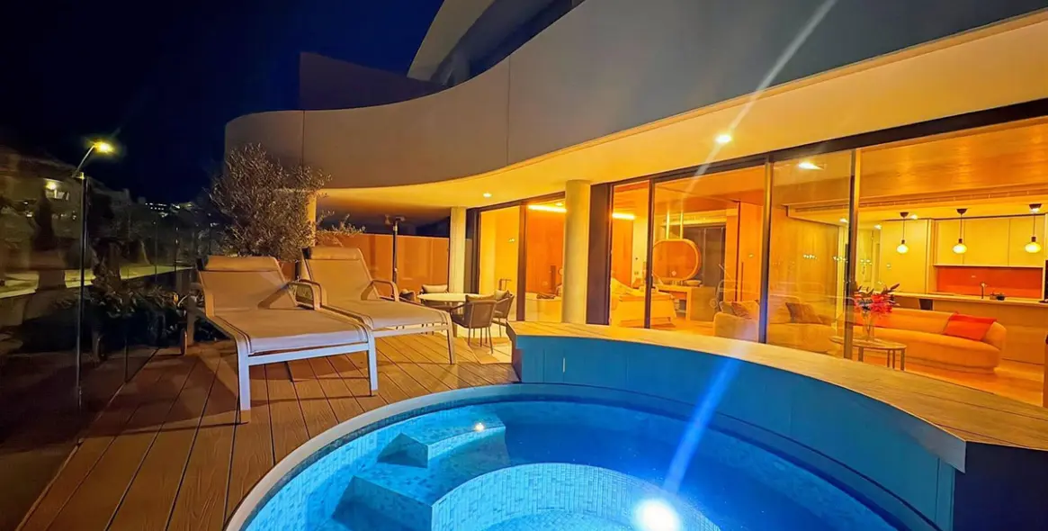Venta de apartamento en planta media en Higueron 21