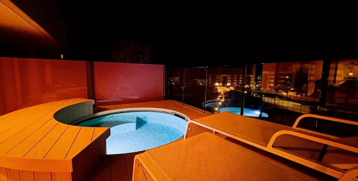 Venta de apartamento en planta media en Higueron 23