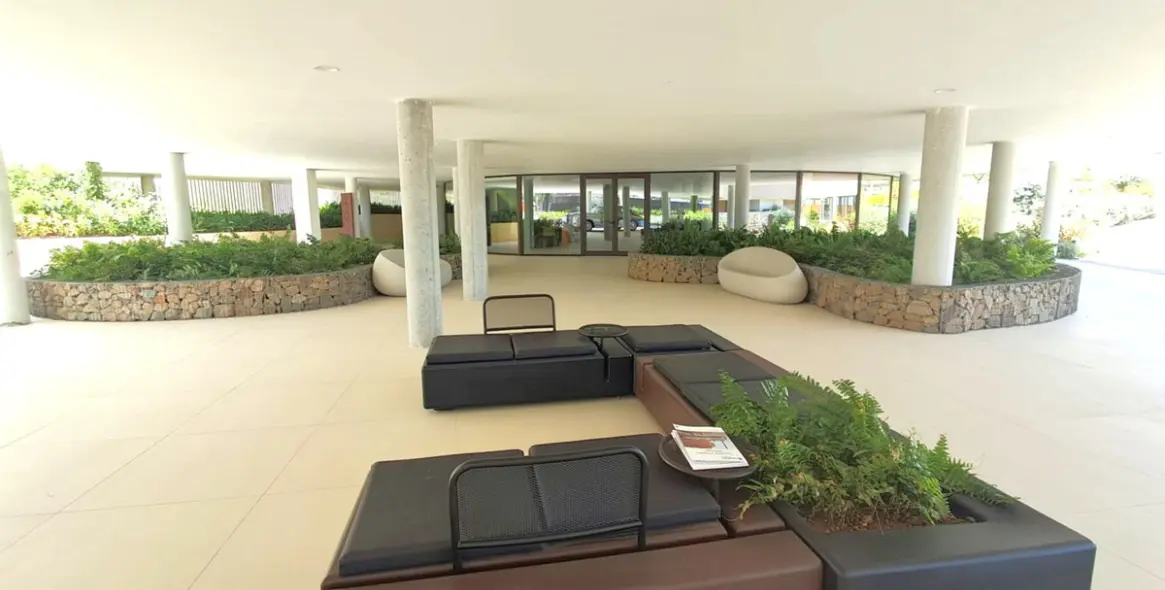 Venta de apartamento en planta media en Higueron 36