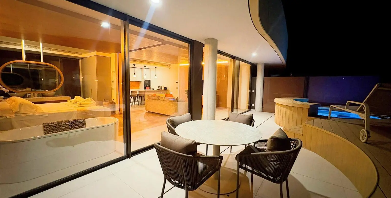 Sale of middle floor apartment in Higueron 27