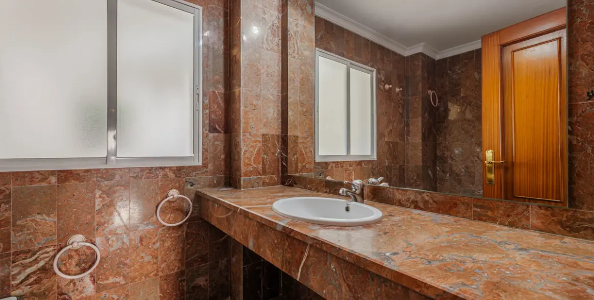 Venta de ático dúplex en Málaga Este 28