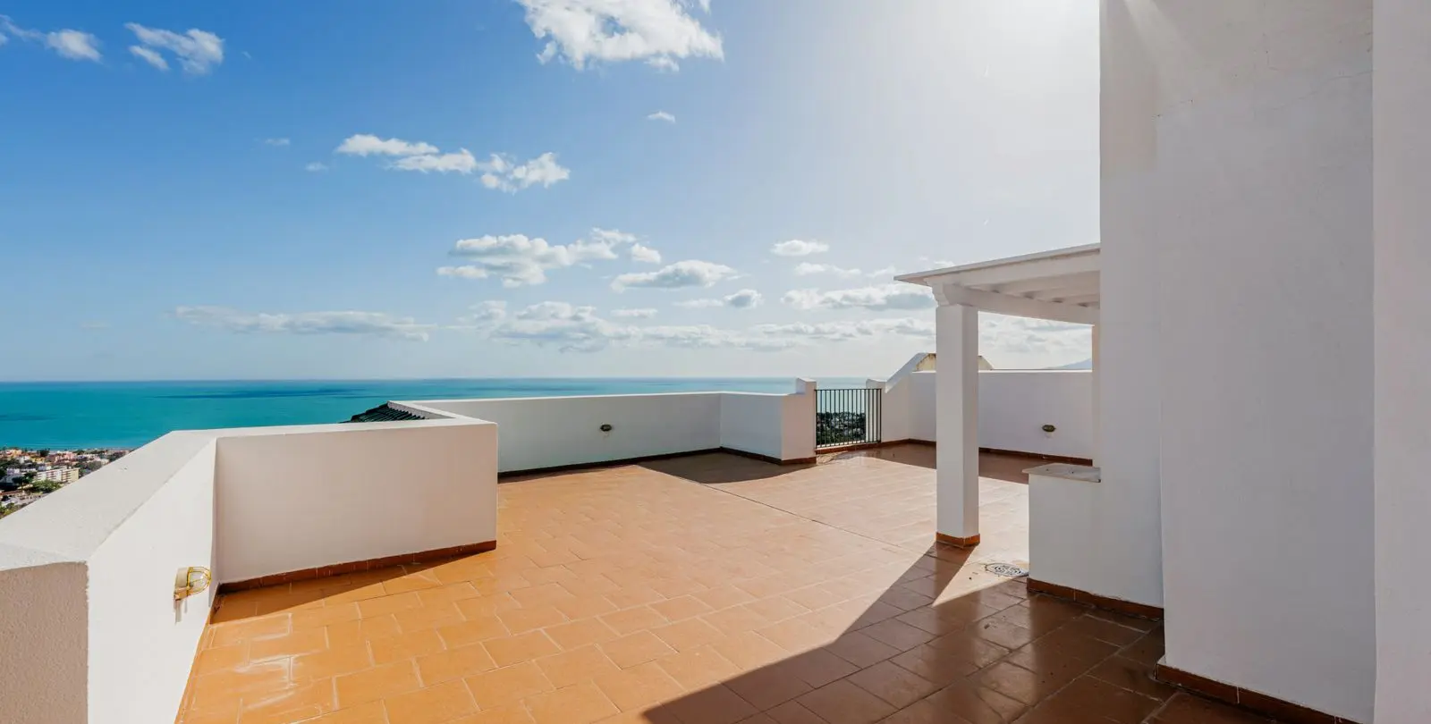 Sale of penthouse duplex in Málaga Este 17