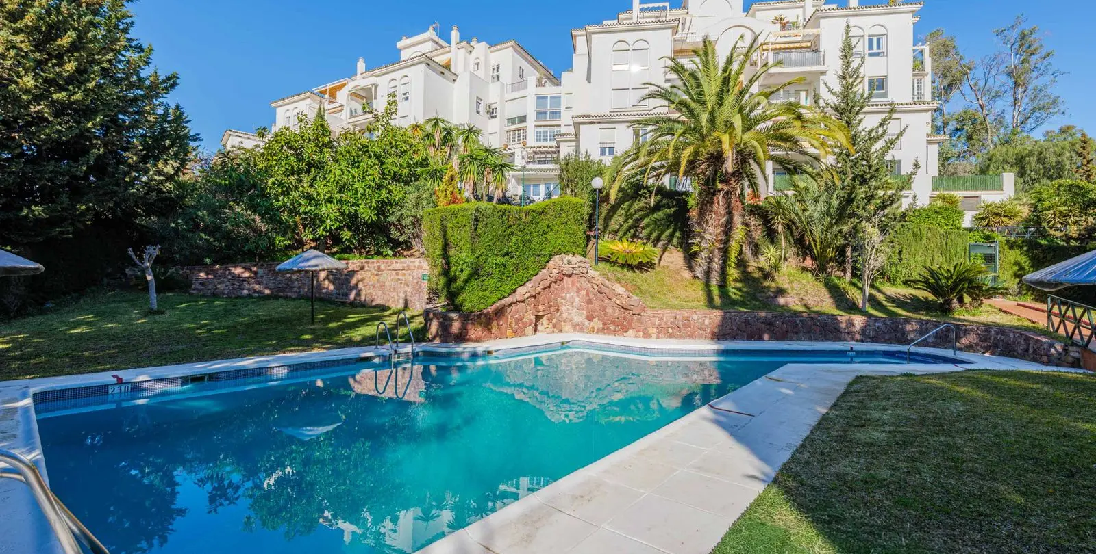 Sale of penthouse duplex in Málaga Este 38