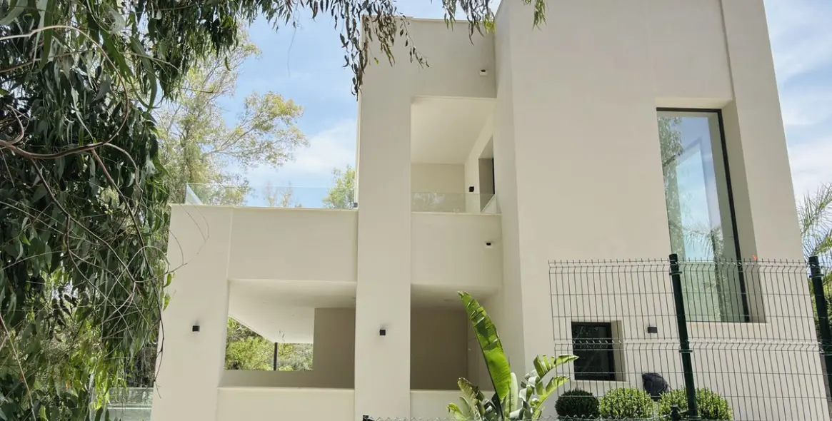 Venta de villa independiente en Nueva Andalucía 2