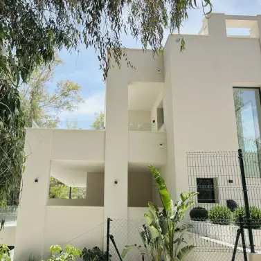 Venta de villa independiente en Nueva Andalucía