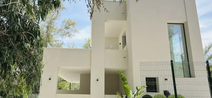 Venta de villa independiente en Nueva Andalucía 1