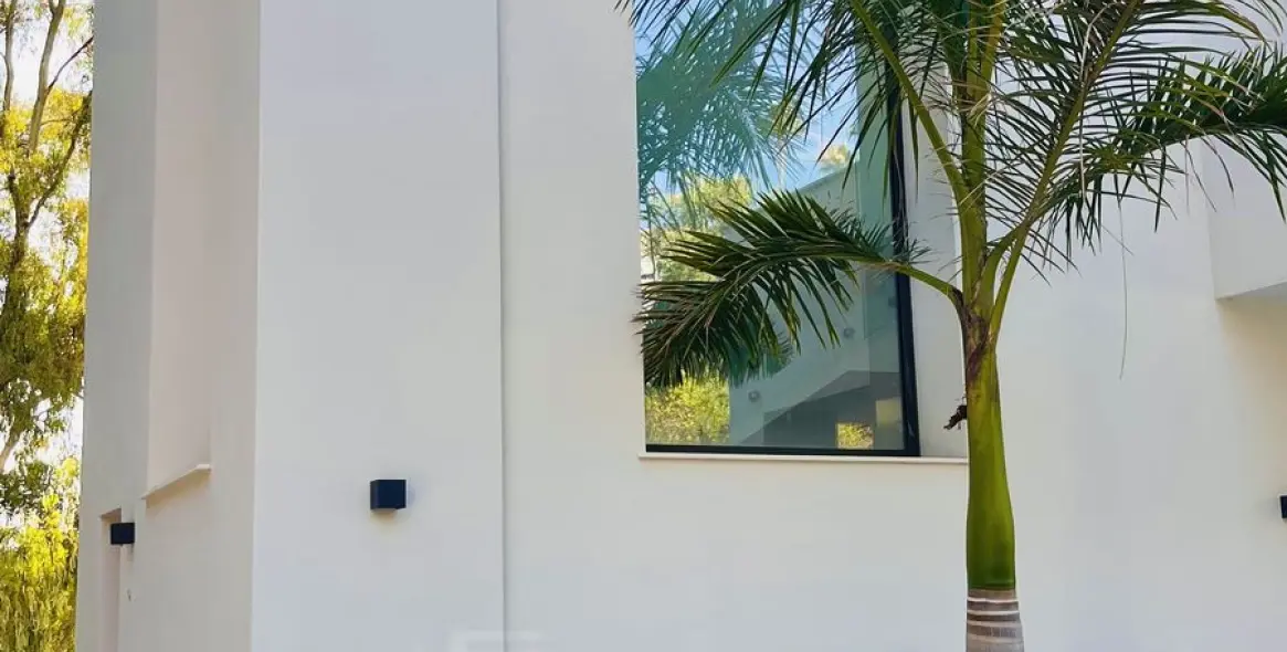 Venta de villa independiente en Nueva Andalucía 8
