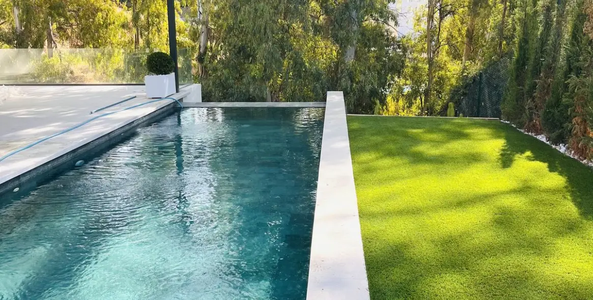 Venta de villa independiente en Nueva Andalucía 13