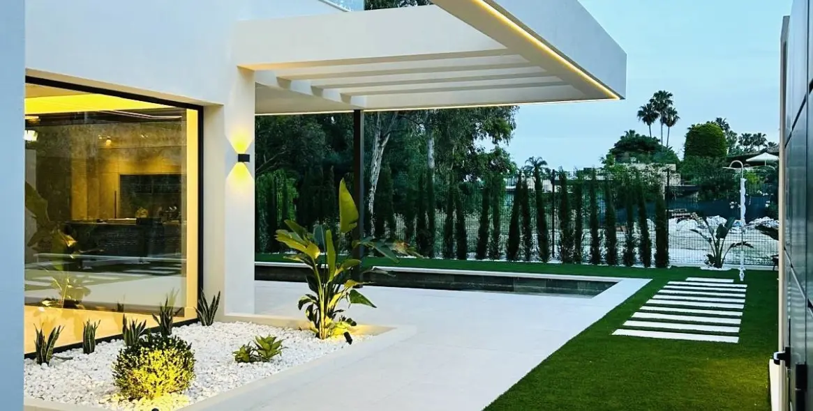 Venta de villa independiente en Nueva Andalucía 21