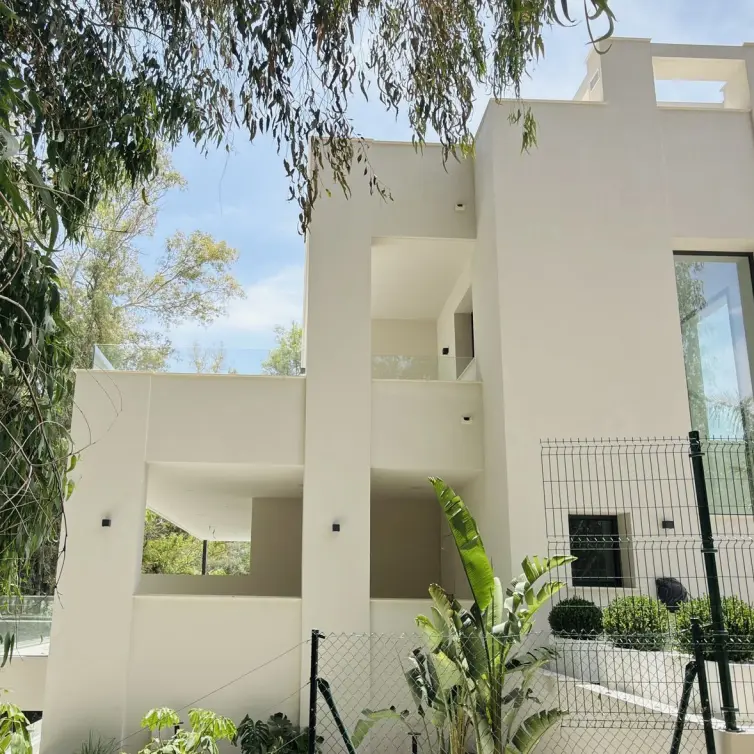Venta de villa independiente en Nueva Andalucía