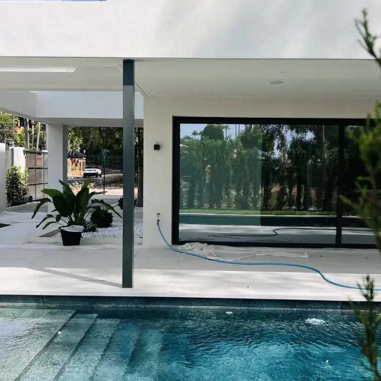 Venta de villa independiente en Nueva Andalucía