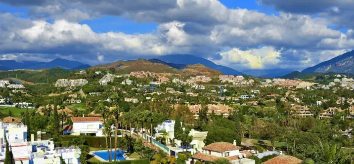 Venta de villa independiente en Nueva Andalucía 2