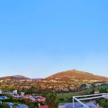 Venta de villa independiente en Nueva Andalucía