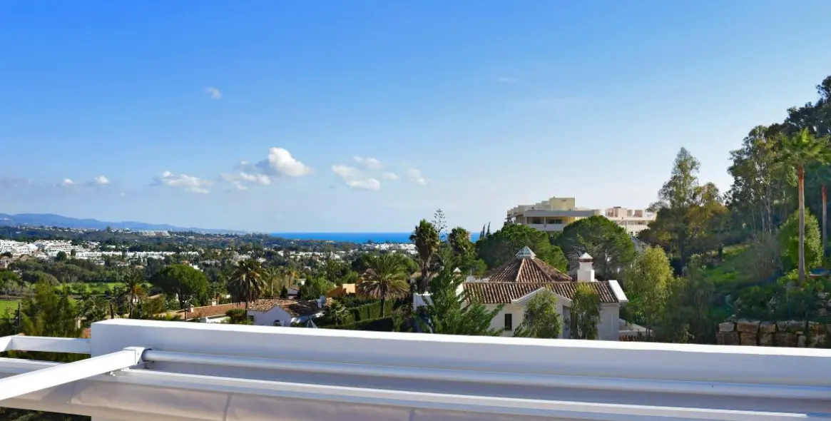 Venta de villa independiente en Nueva Andalucía 5