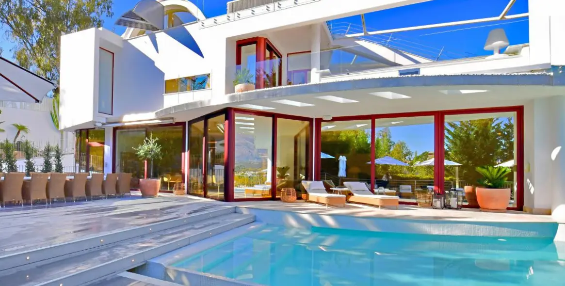 Venta de villa independiente en Nueva Andalucía 13