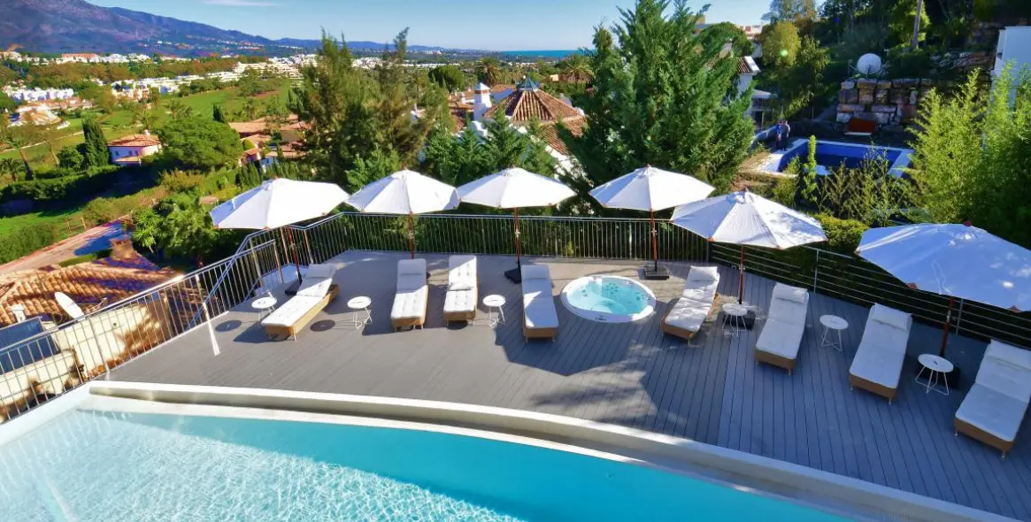 Venta de villa independiente en Nueva Andalucía 15
