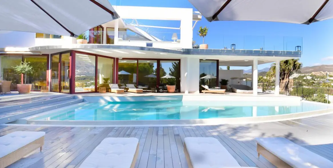Venta de villa independiente en Nueva Andalucía 17