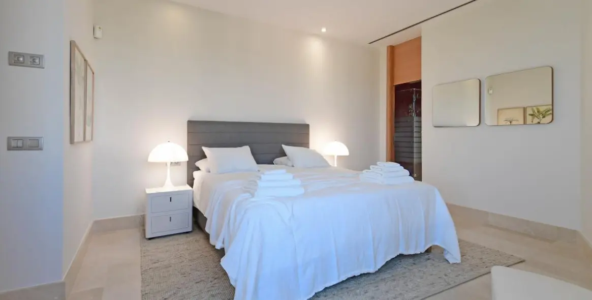 Venta de villa independiente en Nueva Andalucía 46