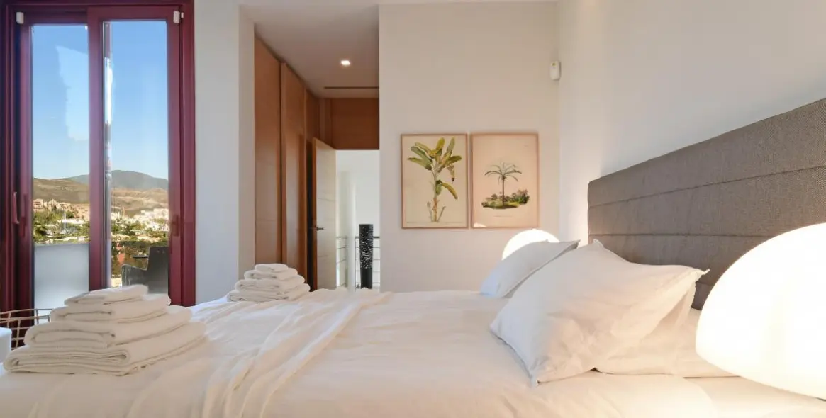 Venta de villa independiente en Nueva Andalucía 47