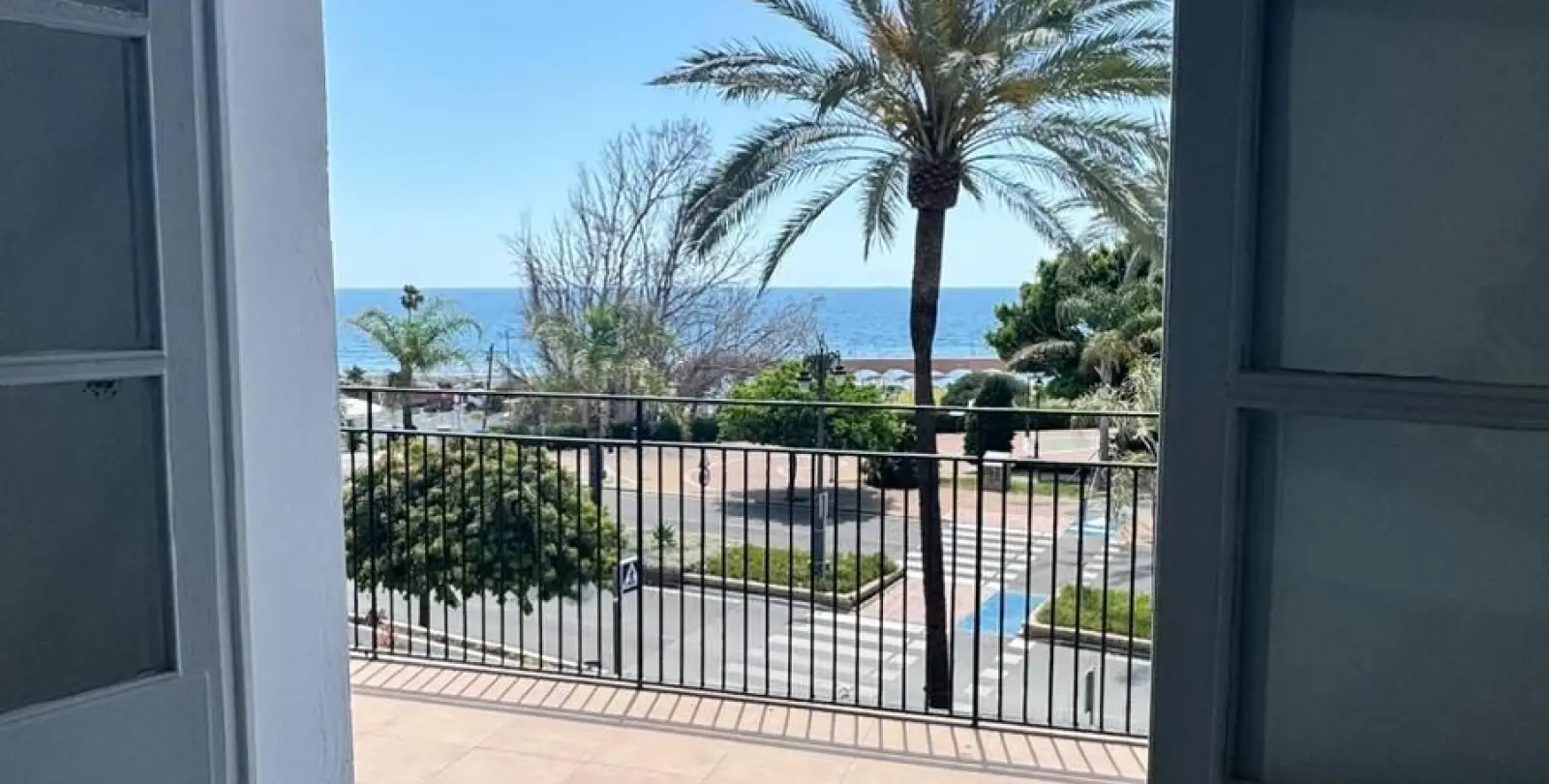 Sale of middle floor apartment in Estepona 4