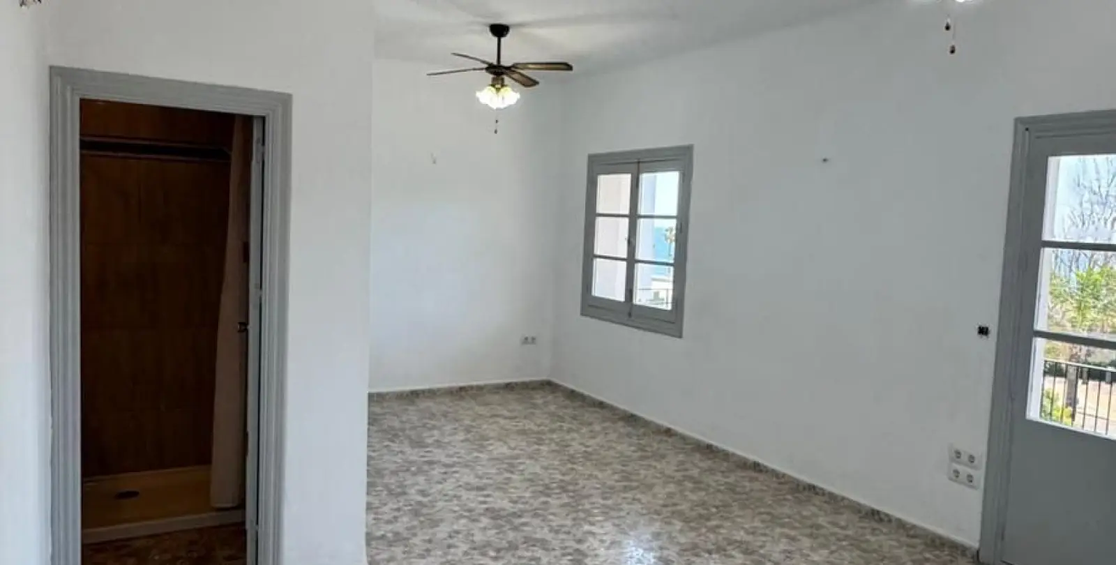 Sale of middle floor apartment in Estepona 7