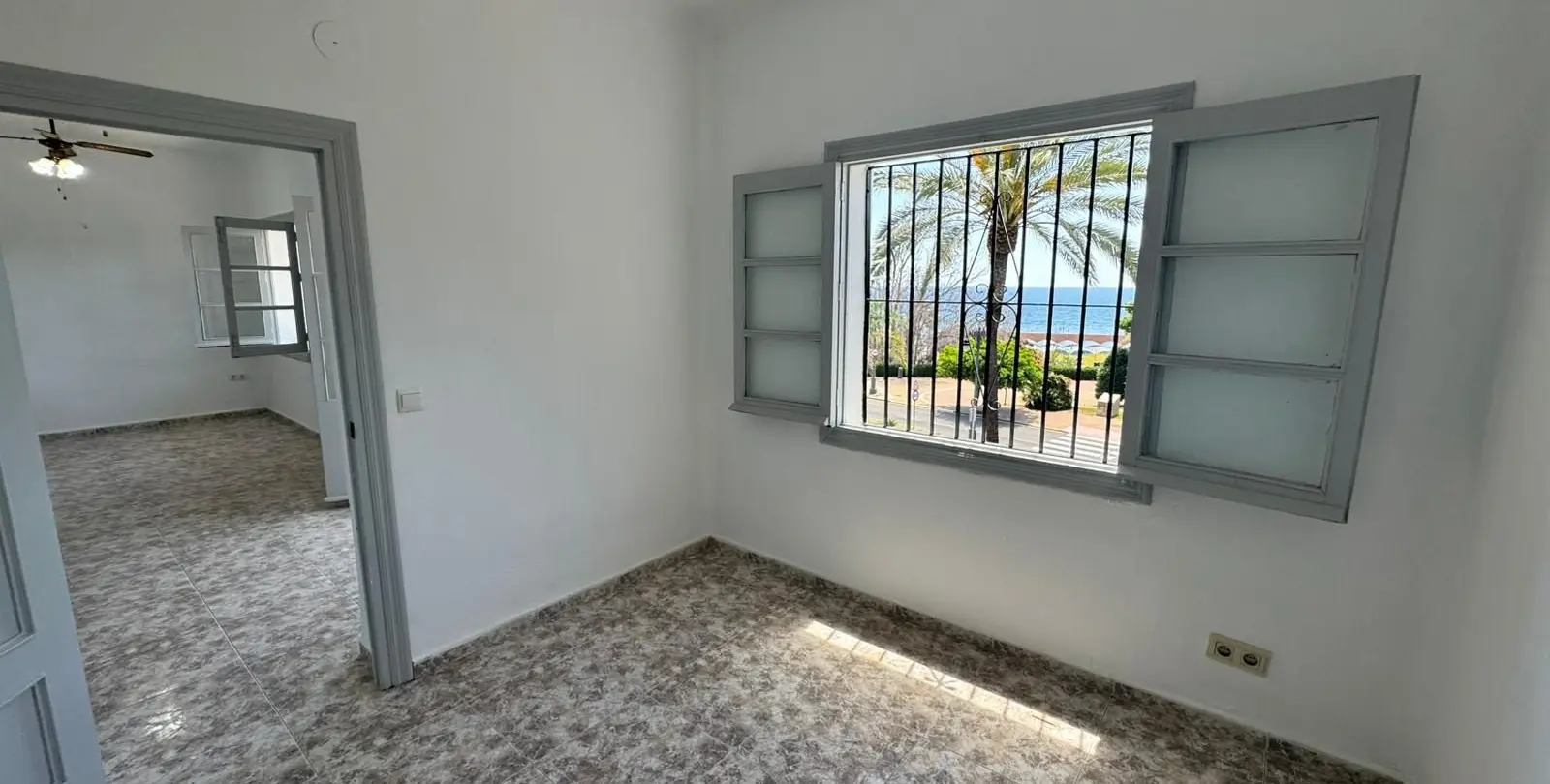 Sale of middle floor apartment in Estepona 8