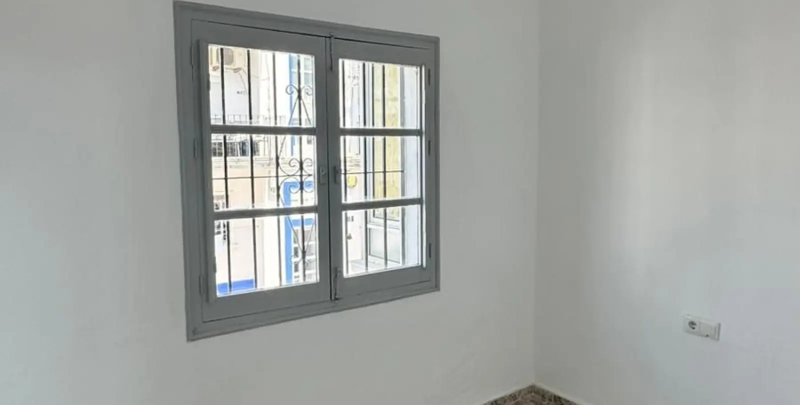 Sale of middle floor apartment in Estepona 19
