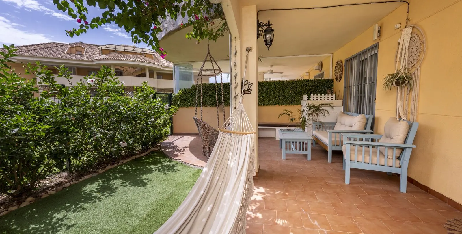 Venta de apartamento en planta baja en Carvajal 9