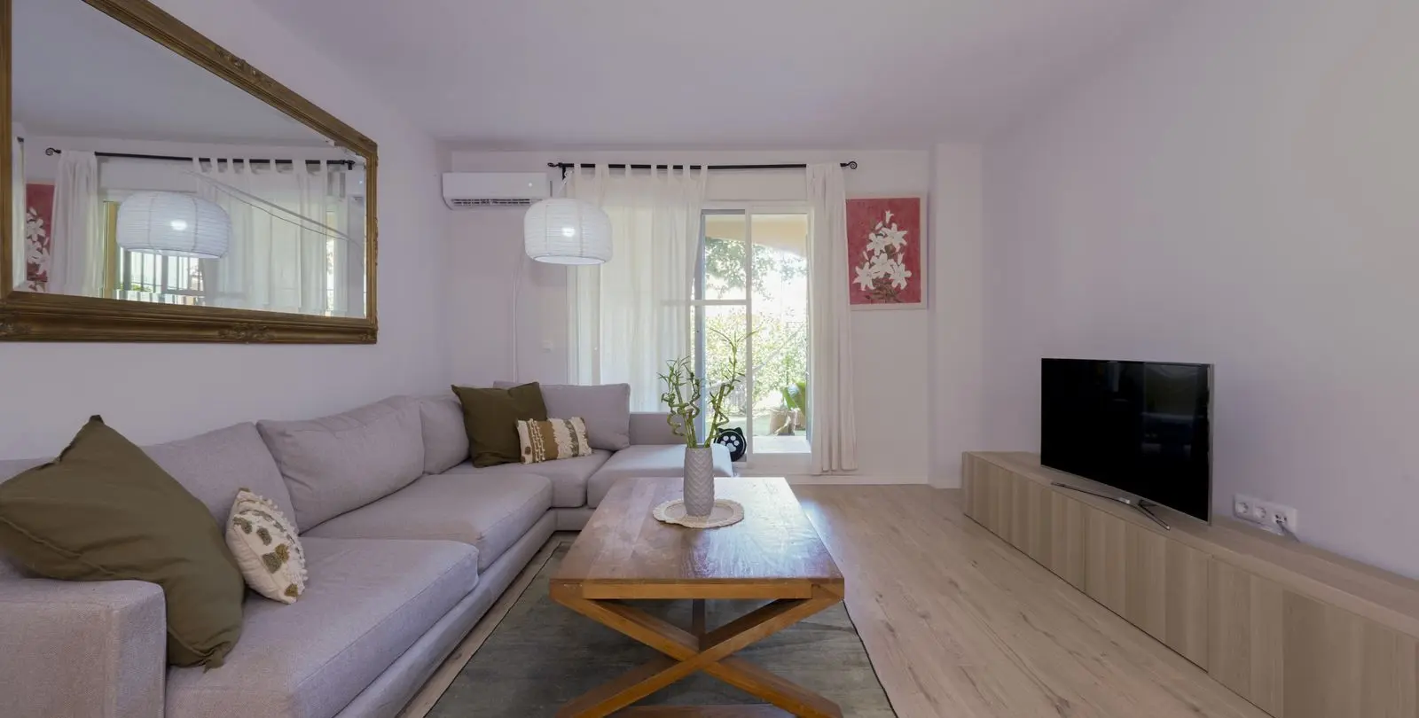 Venta de apartamento en planta baja en Carvajal 10