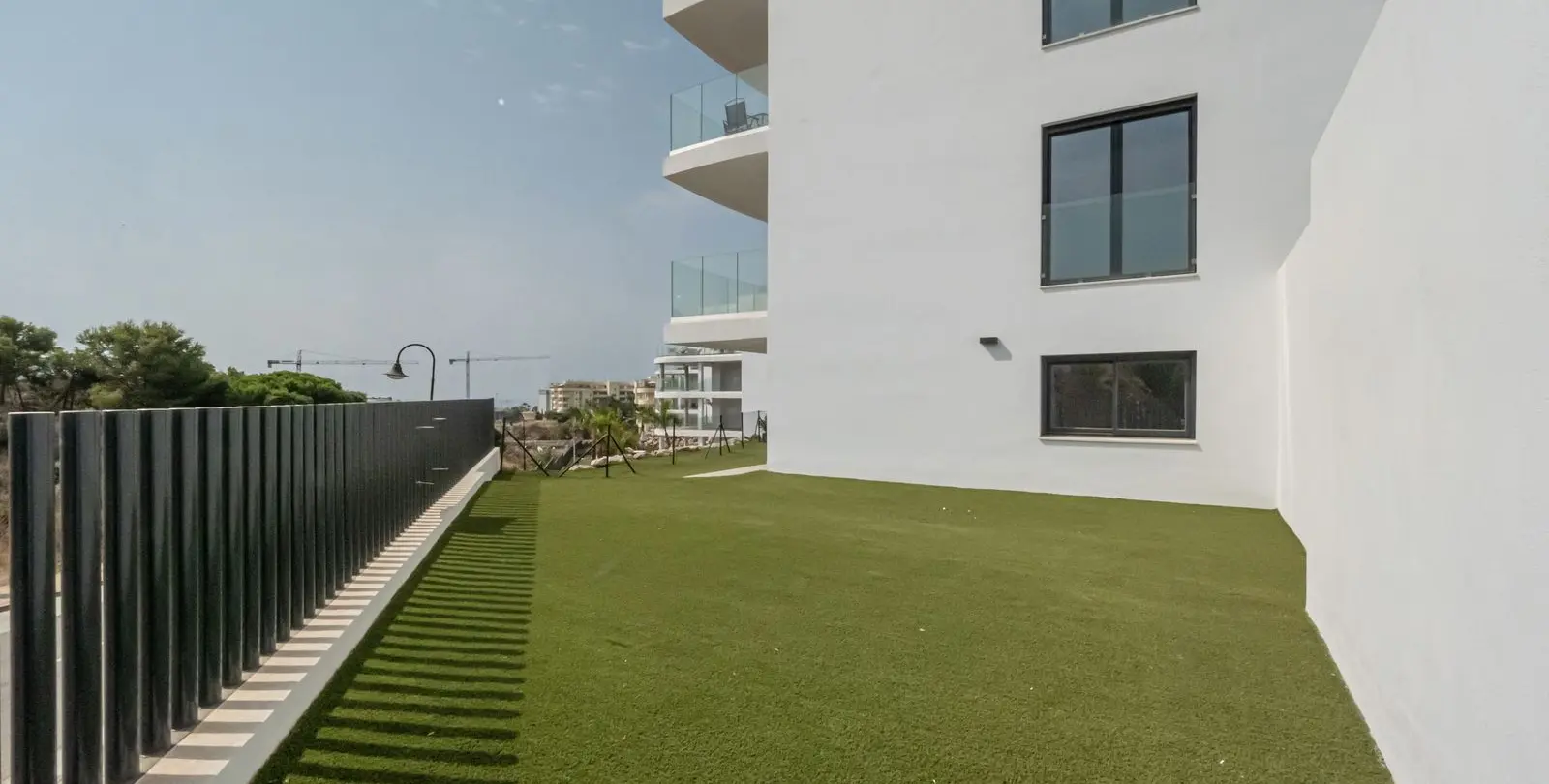 Sale of ground floor apartment in El Chaparral 15