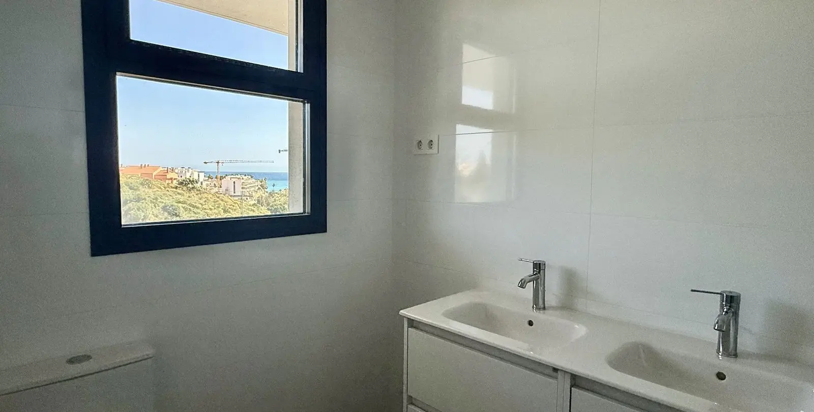 Sale of ground floor apartment in El Chaparral 21