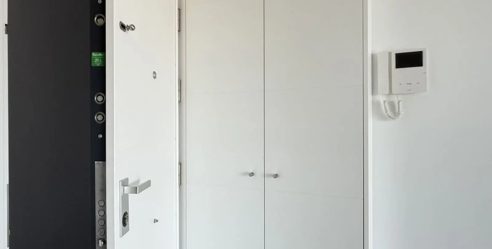 Sale of ground floor apartment in El Chaparral 27