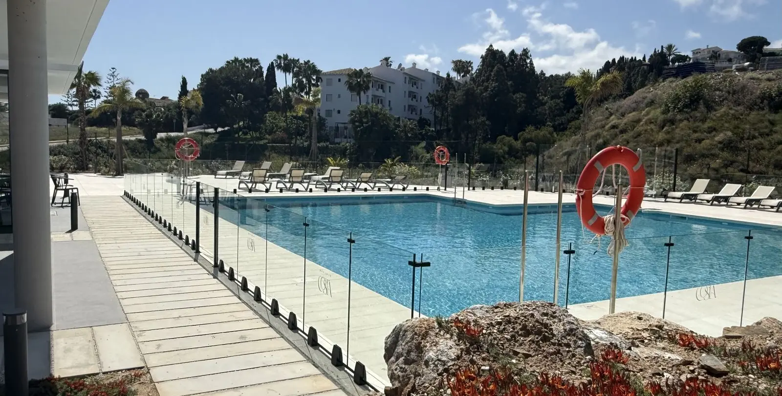 Sale of ground floor apartment in El Chaparral 33