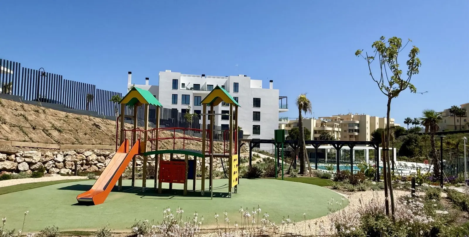 Sale of ground floor apartment in El Chaparral 38