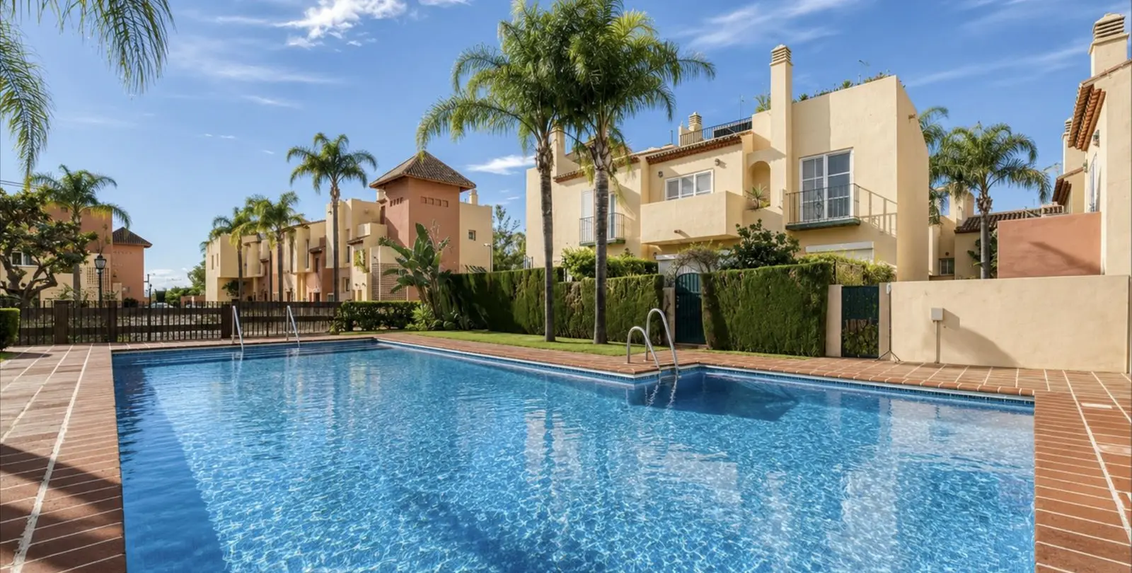Venta de adosado en Puerto Banús 10