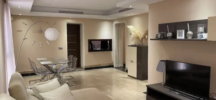 Sale of ground floor apartment in New Golden Mile 2