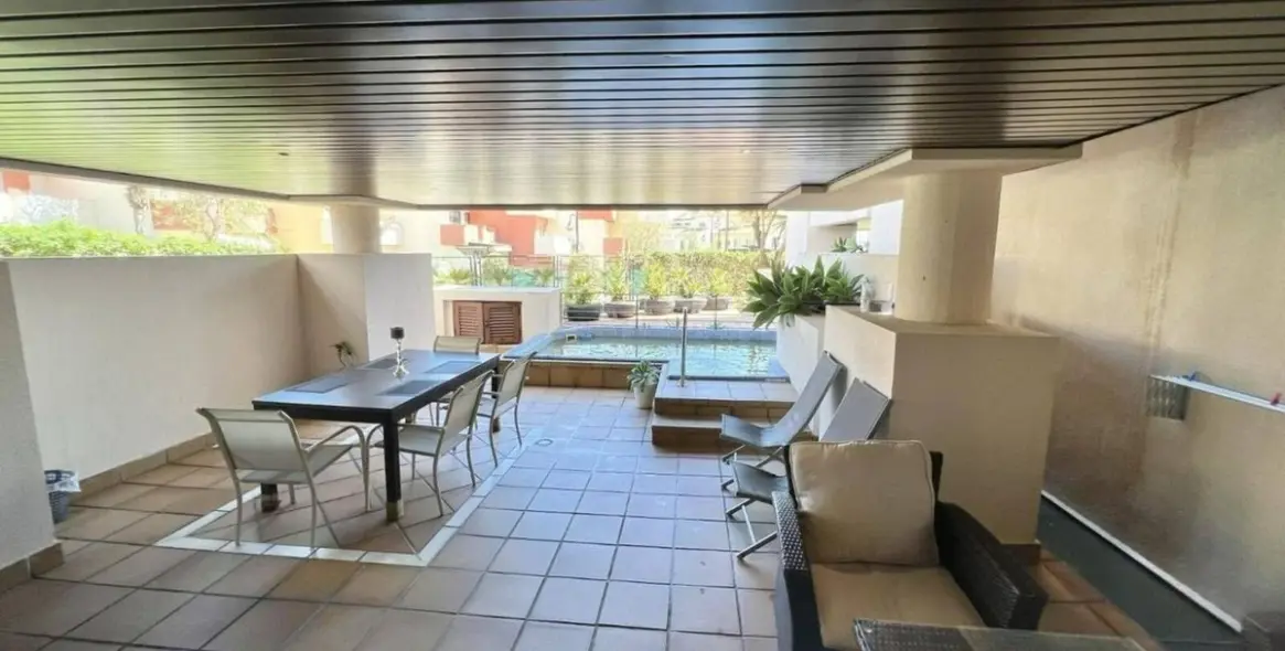 Sale of ground floor apartment in New Golden Mile 5
