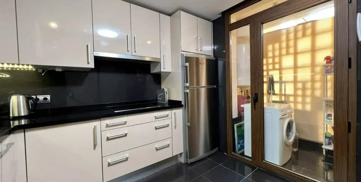 Sale of ground floor apartment in New Golden Mile 8