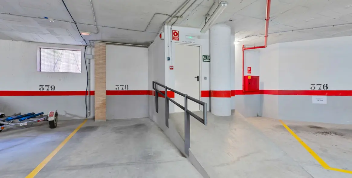 Sale of ground floor apartment in New Golden Mile 17