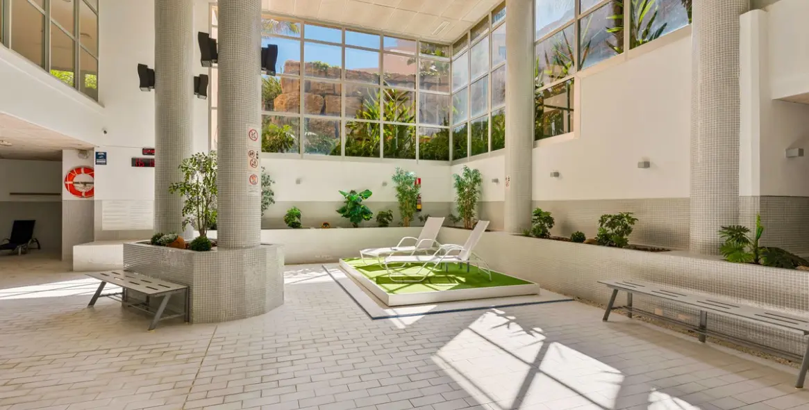 Sale of ground floor apartment in New Golden Mile 21