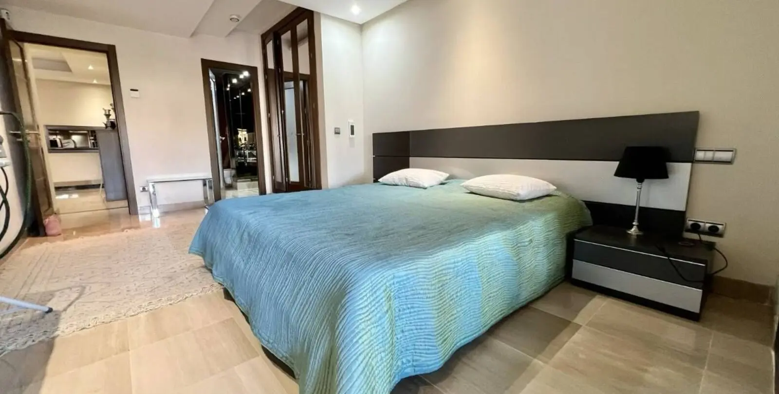 Venta de apartamento en planta baja en New Golden Mile 9