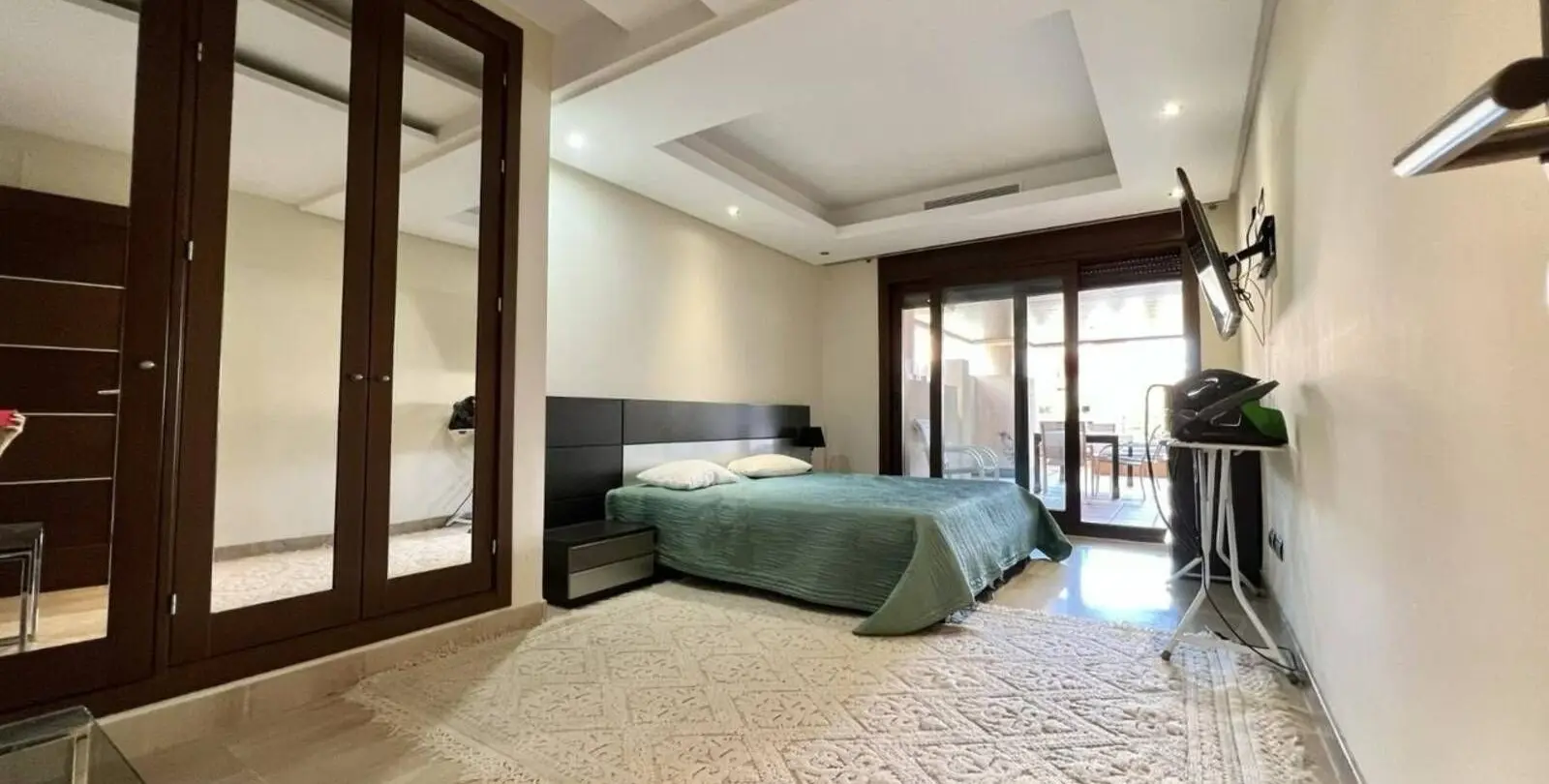 Venta de apartamento en planta baja en New Golden Mile 10