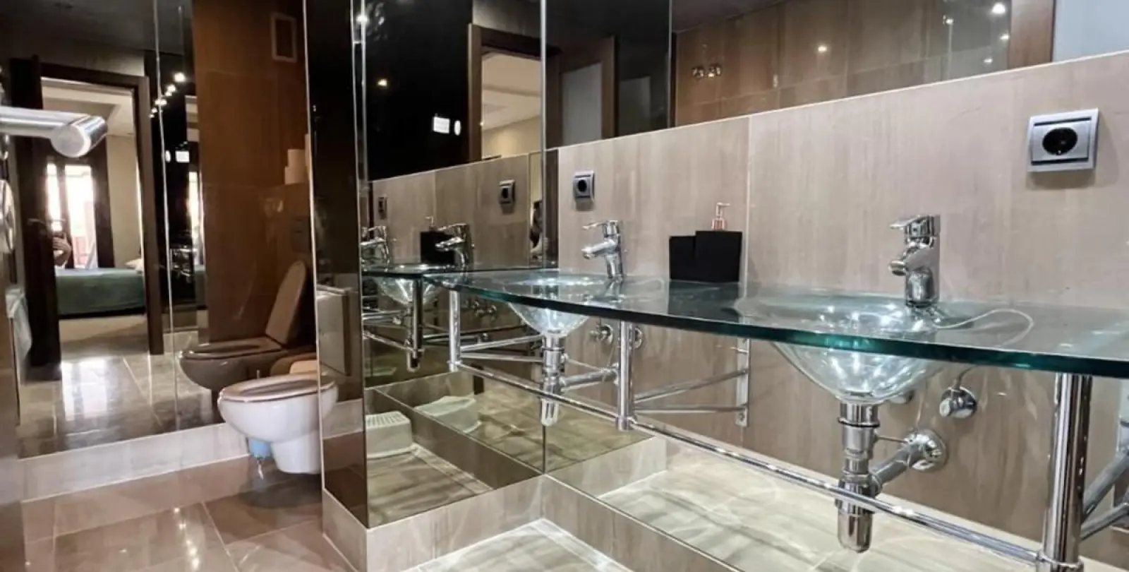 Venta de apartamento en planta baja en New Golden Mile 11
