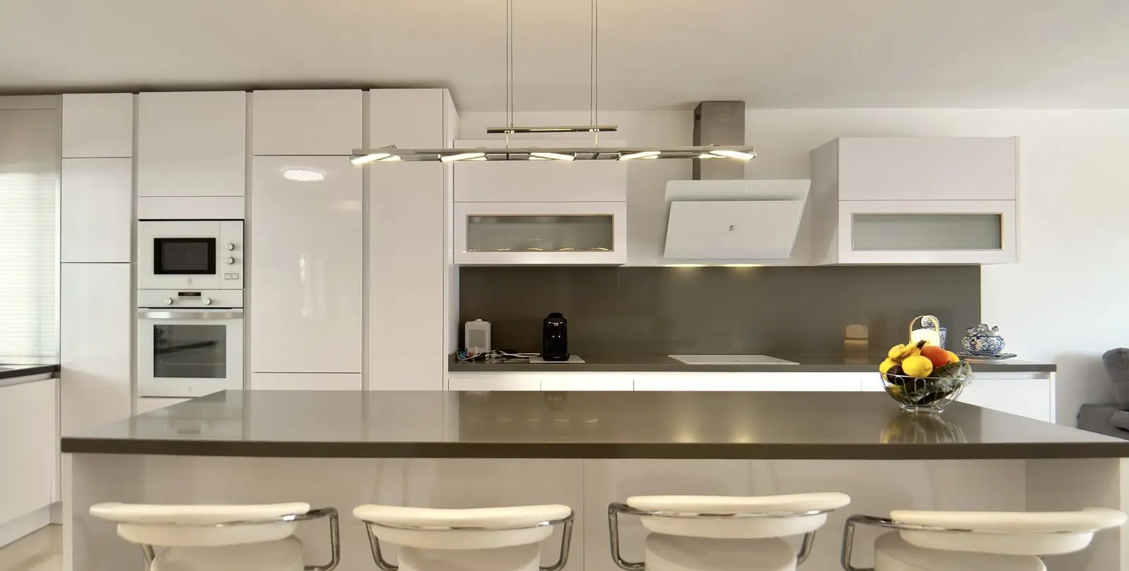 Sale of middle floor apartment in Nueva Andalucía 4